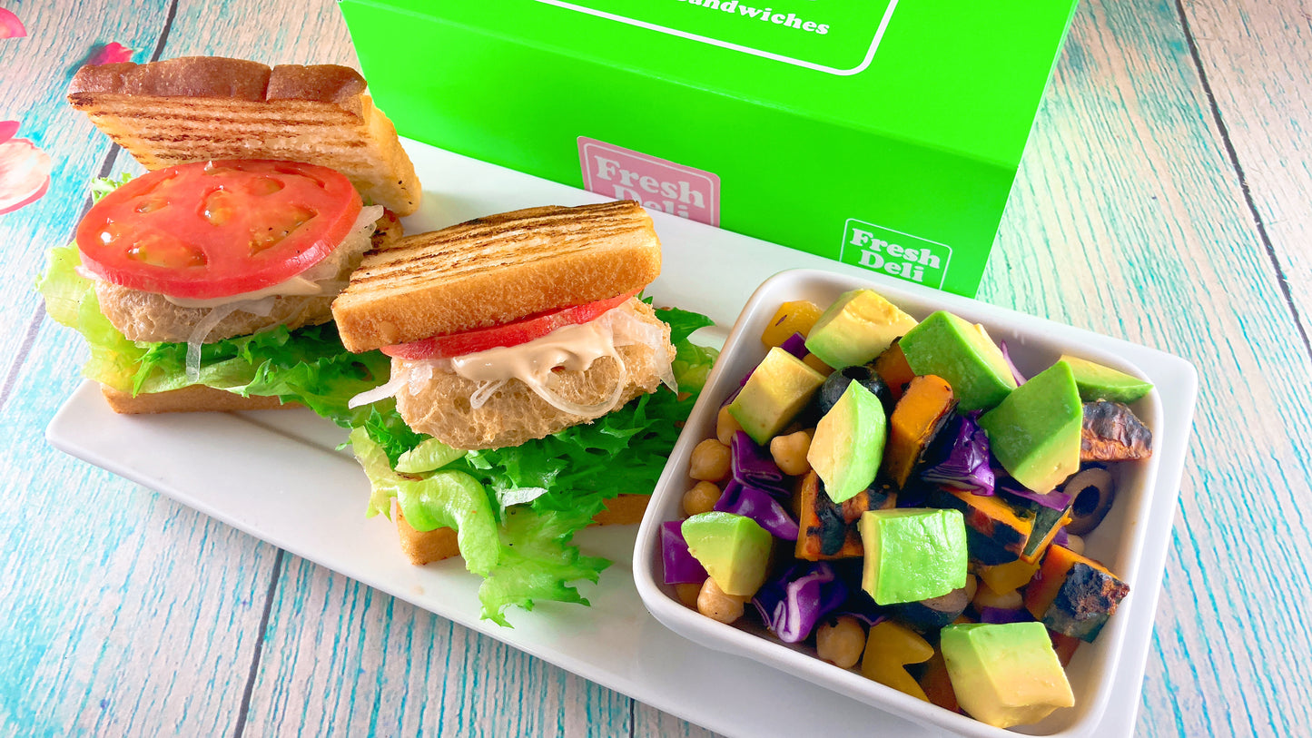 5. Falafel Sandwich with Chopped Salad(Vegan)(Gluten Free)（2日前までのご予約のみ）